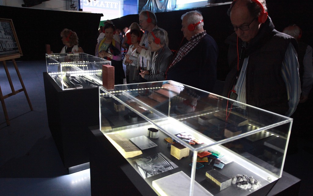 Algunos de los primeros visitantes de la exposición 'Titanic, the reconstruction'. / ©Pere Toda-Vilaniu Comunicació