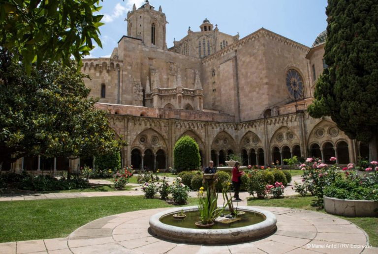 Tarragona Cathedral interior courtyard
