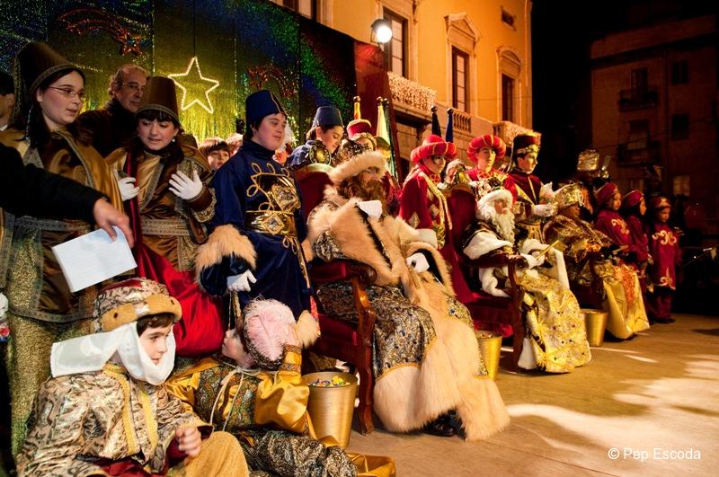Imagen de los Reyes Magos con todos sus pajes